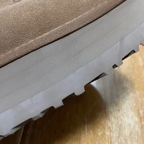 UGG Women's Tan and Red Platform Mules - Picture 7 of 11